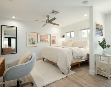 4813 E Fairmount Avenue - Photo Thumbnail 34