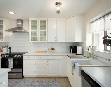 4813 E Fairmount Avenue - Photo Thumbnail 25