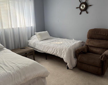 650 Snug Harbor Drive - Photo Thumbnail 12