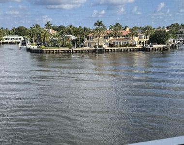 650 Snug Harbor Drive - Photo Thumbnail 5
