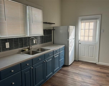 5611 Tremont Street - Photo Thumbnail 6