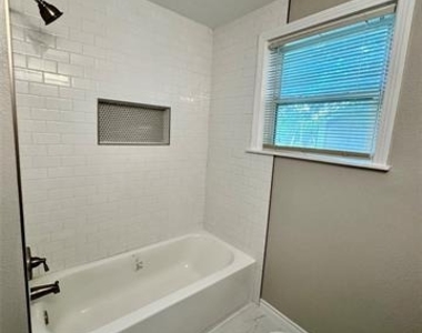 10415 Losa Drive - Photo Thumbnail 7