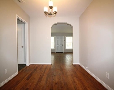 10415 Losa Drive - Photo Thumbnail 2