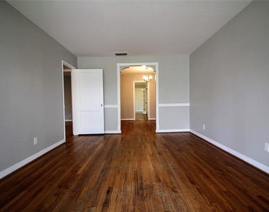 10415 Losa Drive - Photo Thumbnail 3