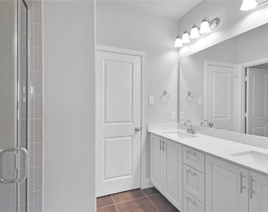 6162 Blythe Drive - Photo Thumbnail 8