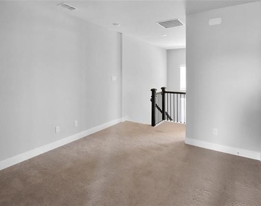 6162 Blythe Drive - Photo Thumbnail 5