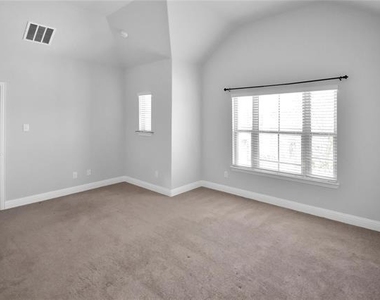 6162 Blythe Drive - Photo Thumbnail 7
