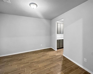 2955 Brittlebush Drive - Photo Thumbnail 5