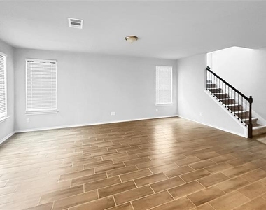2955 Brittlebush Drive - Photo Thumbnail 8