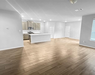 2955 Brittlebush Drive - Photo Thumbnail 9
