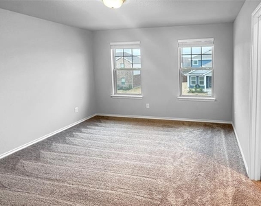 2955 Brittlebush Drive - Photo Thumbnail 12
