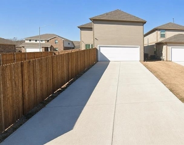 2955 Brittlebush Drive - Photo Thumbnail 2
