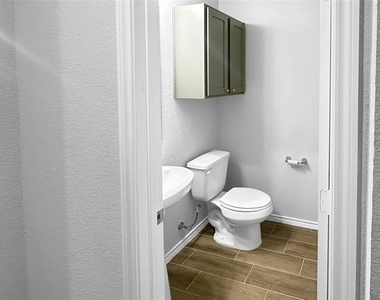 2955 Brittlebush Drive - Photo Thumbnail 6