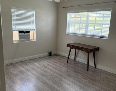 804 Sw 24th Avenue - Photo Thumbnail 5