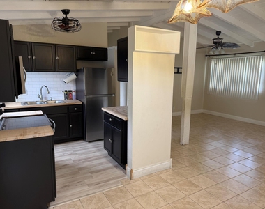 804 Sw 24th Avenue - Photo Thumbnail 3