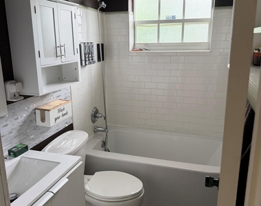 804 Sw 24th Avenue - Photo Thumbnail 7