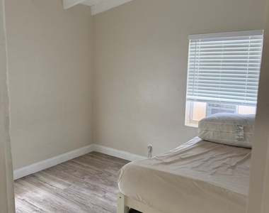 804 Sw 24th Avenue - Photo Thumbnail 6