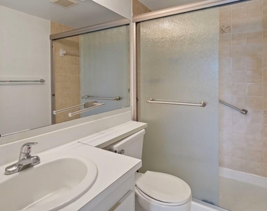 802 Sky Pine Way - Photo Thumbnail 8