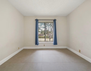 802 Sky Pine Way - Photo Thumbnail 7