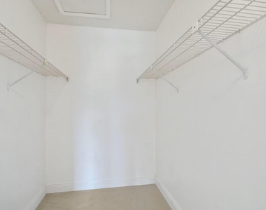 802 Sky Pine Way - Photo Thumbnail 4