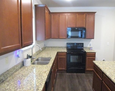 2424 Gelbray Place - Photo Thumbnail 7