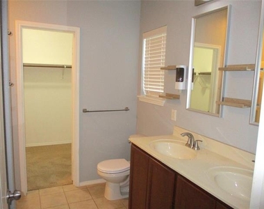 2424 Gelbray Place - Photo Thumbnail 17