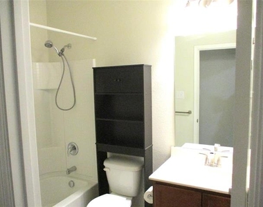 2424 Gelbray Place - Photo Thumbnail 3