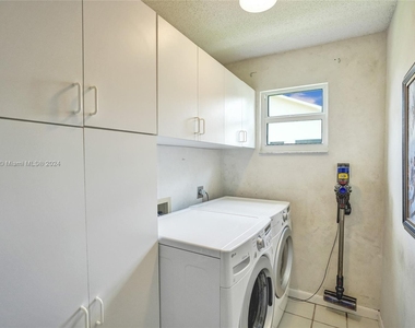 874 Blueberry Drive - Photo Thumbnail 9