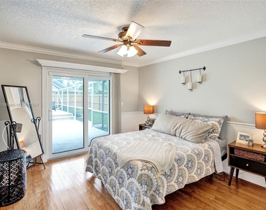874 Blueberry Drive - Photo Thumbnail 12