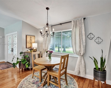 874 Blueberry Drive - Photo Thumbnail 4