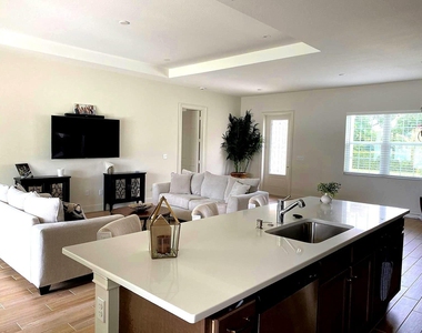 1719 Sw Bradway Lane - Photo Thumbnail 5
