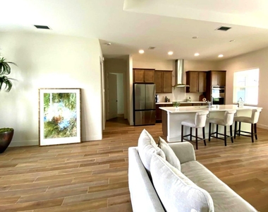 1719 Sw Bradway Lane - Photo Thumbnail 10
