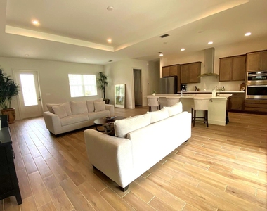 1719 Sw Bradway Lane - Photo Thumbnail 8