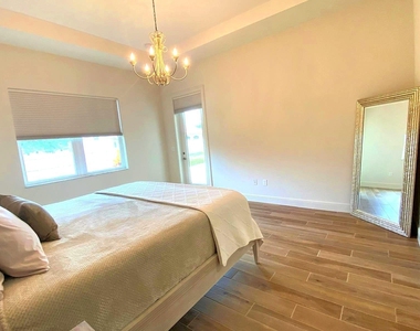 1719 Sw Bradway Lane - Photo Thumbnail 13