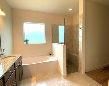 1719 Sw Bradway Lane - Photo Thumbnail 16
