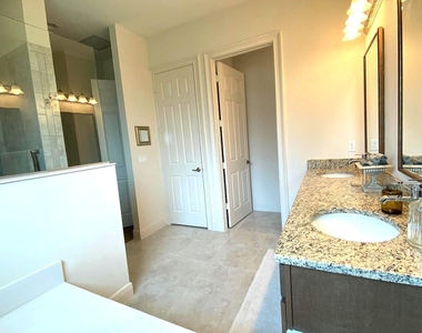 1719 Sw Bradway Lane - Photo Thumbnail 17
