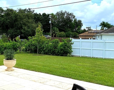 1719 Sw Bradway Lane - Photo Thumbnail 23