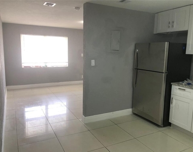 839 Nw 14th Avenue - Photo Thumbnail 2