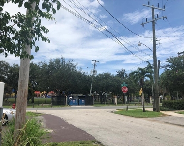 839 Nw 14th Avenue - Photo Thumbnail 9