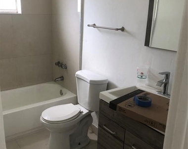 839 Nw 14th Avenue - Photo Thumbnail 5