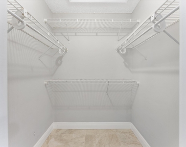 1821 Ne 40th Court - Photo Thumbnail 16
