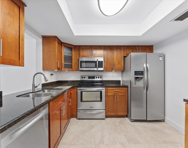 1821 Ne 40th Court - Photo Thumbnail 7