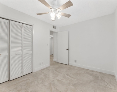 1821 Ne 40th Court - Photo Thumbnail 19