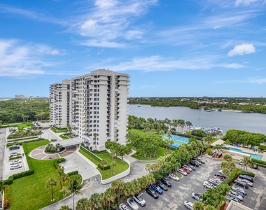 2121 N Ocean Boulevard - Photo Thumbnail 4