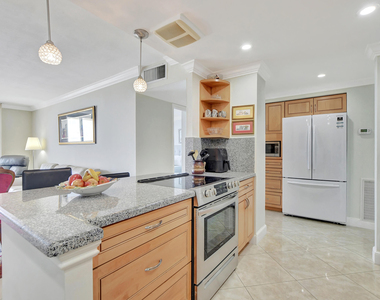 2121 N Ocean Boulevard - Photo Thumbnail 8