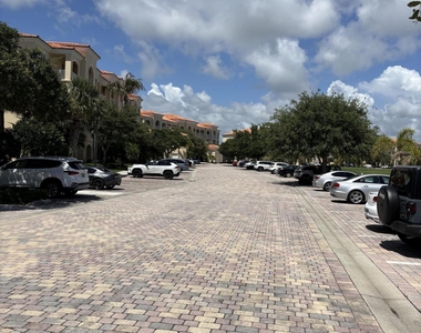 6 E Harbour Isle Dr Drive E - Photo Thumbnail 8