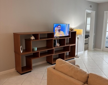 6 E Harbour Isle Dr Drive E - Photo Thumbnail 13