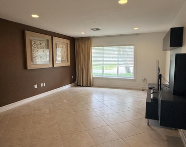 3509 Nw 26th Court - Photo Thumbnail 5