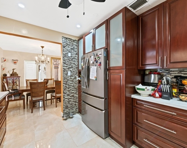 7649 Kismet Street - Photo Thumbnail 11