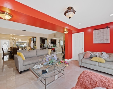 7649 Kismet Street - Photo Thumbnail 6